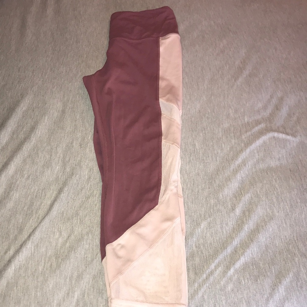 Athleta Exhale Crop Legging